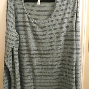LULAROE LYNNAE SWEATER 2XL
